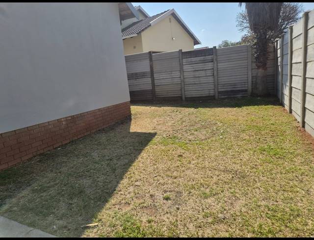 4 BEDROOM HOUSE FOR SALE IN GEELHOUTPARK